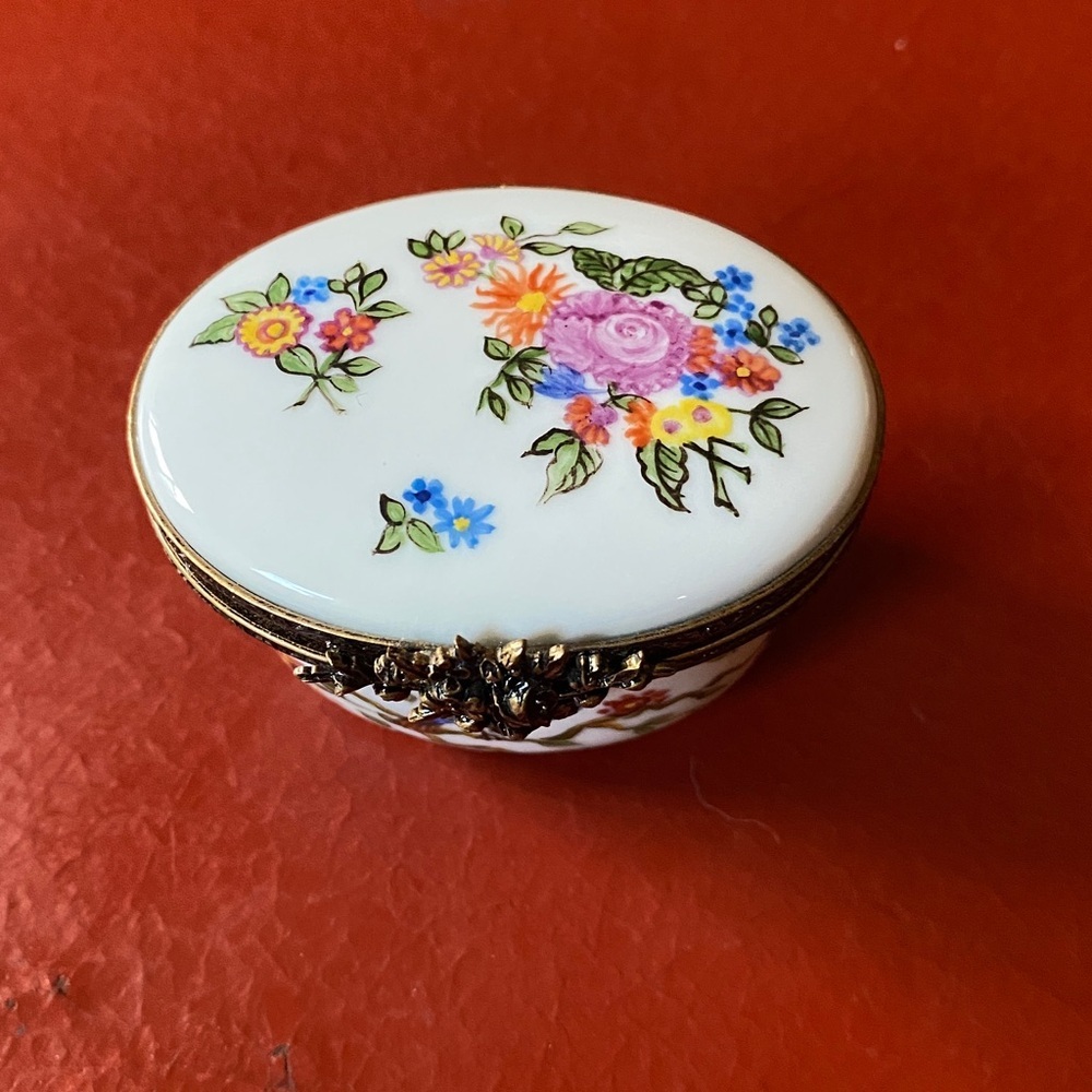Pate De Limoges Trinket Box France Floral  Porcelain Hinged Lid Miniature - Picture 2 of 7